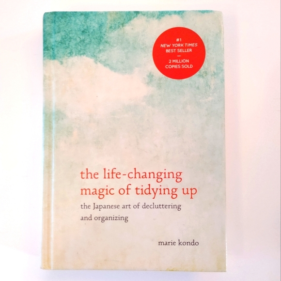 Marie Kondo's : the life-changing magic of tidying up. Spark some joy! ✨✨✨ - Picture 1 of 5